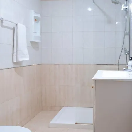 Avg Fernando Vela 11 *