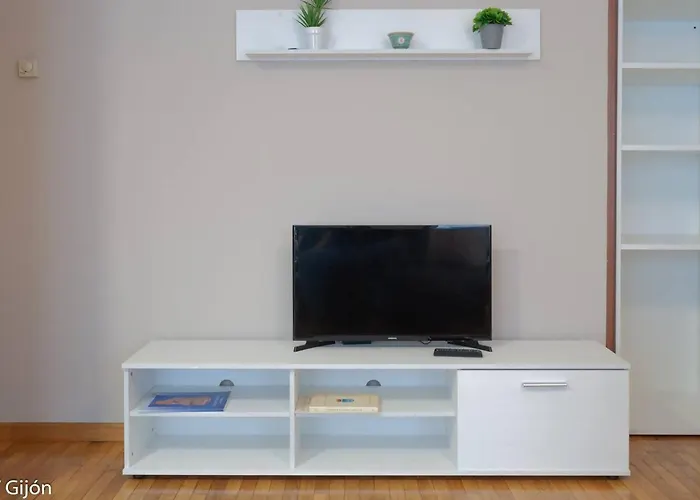 Avg Fernando Vela 11 オビエド